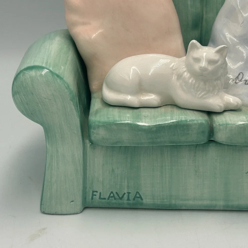 Flavia Pottery Cat Kitten Mini Couch Sofa Trinket Box Sleeping Pastel Whimsical